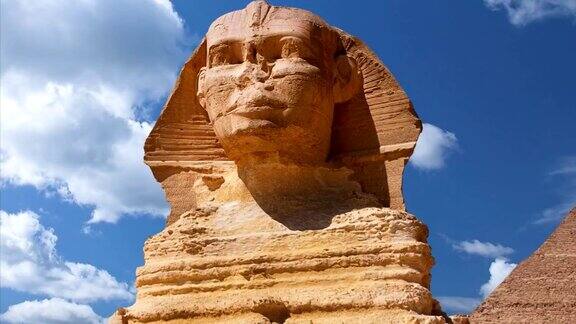 美丽的狮身人面像侧面蓝天在吉萨开罗埃及