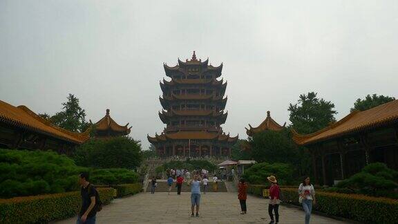 白天时间武汉市著名寺庙广场慢镜头全景4k中国