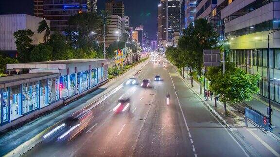雅加达晚间的道路交通印尼