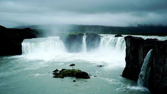 冰岛东北部神秘的Godafoss瀑布