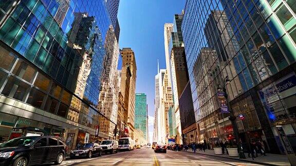 早晨的纽约大街金融区的日出