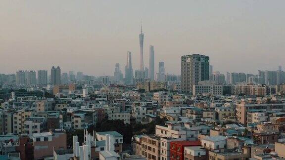 鸟瞰图的村庄在城市广州中国