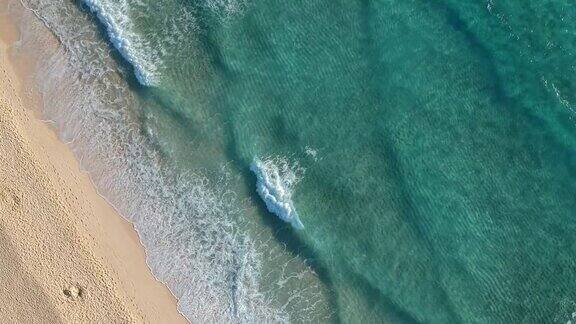 科拉雷霍附近海滩可见的沙质纹理