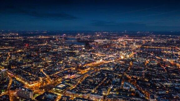 超缩摄影:黄昏时分的科隆城市景观