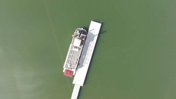 加州大熊湖空中拍摄船