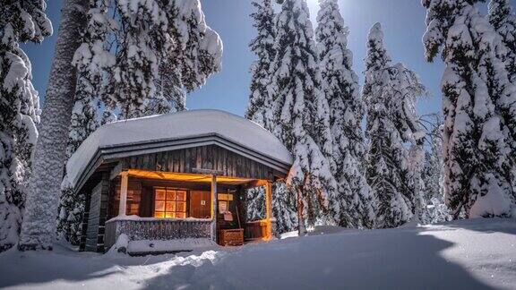 芬兰的冬季小屋