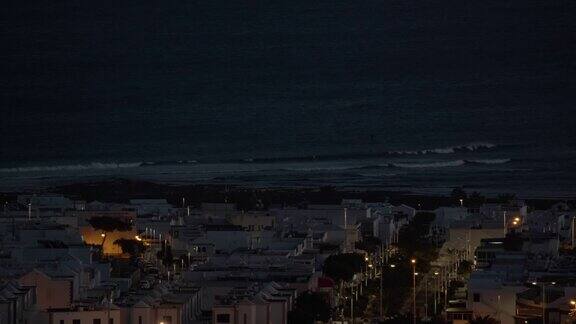 晚上沿海城市