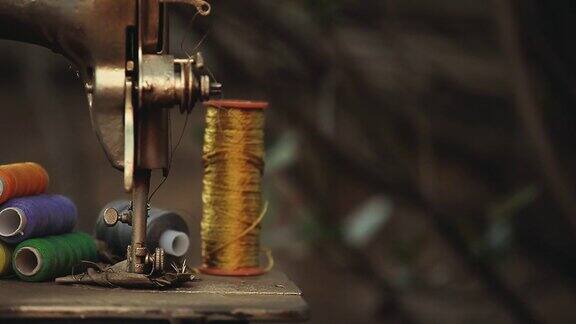 老式金属缝纫机