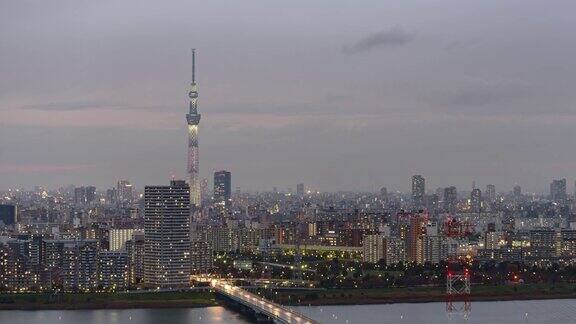 4K延时:东京天空树在日本东京的标志性建筑从白天到夜晚