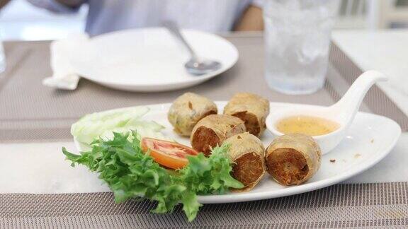 人们有食物(HoiJo)油炸蟹肉卷