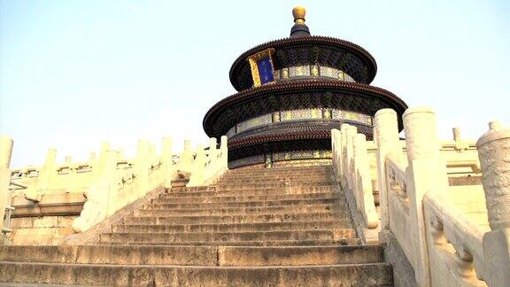 从楼梯到北京天坛的顶部倾斜