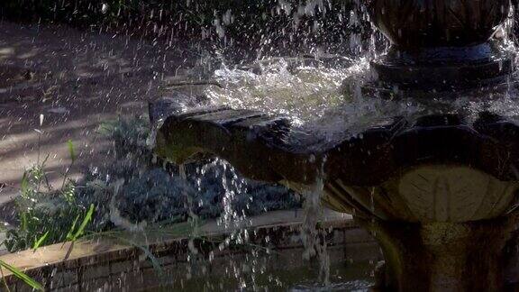 喷泉中的水滴
