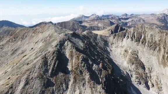 保加利亚皮林山波勒詹峰鸟瞰图