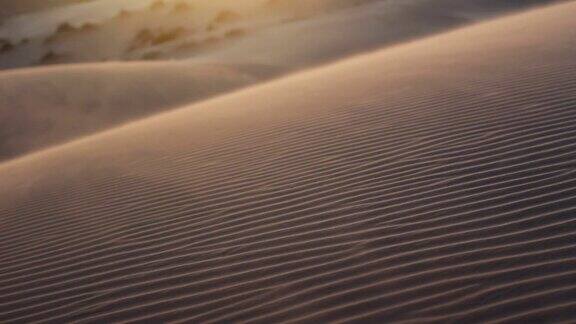 沙尘暴在沙漠