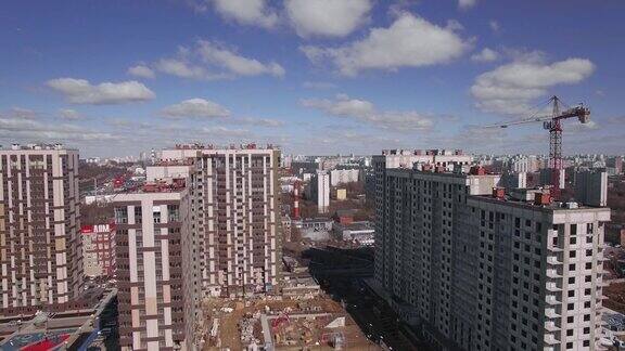 正在建设中的高层公寓楼和莫斯科俄罗斯