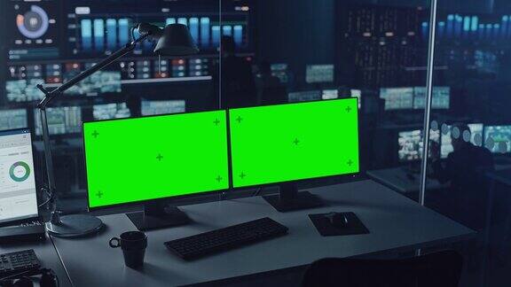现代数据库中心办公室绿幕显示屏