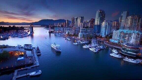 黄昏时分的加拿大温哥华海滨
