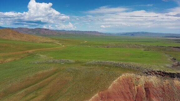 Orkhon山谷的空中山脉景观