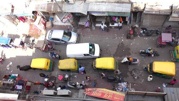 印度德里繁忙街道的鸟瞰图