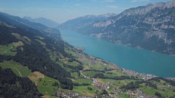 从Flumserberg的视角瑞士圣加仑州瓦伦湖的空中全景图