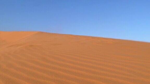 沙漠中沙丘的慢镜头风砂移动