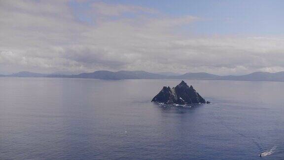 无人机拍摄的斯凯利格迈克尔岛和海景