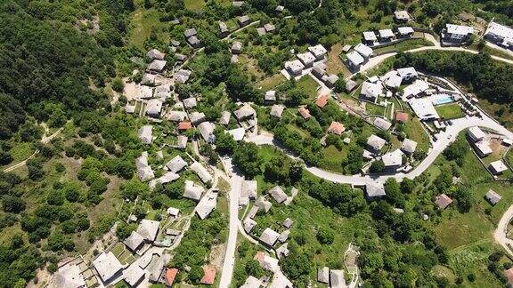 鸟瞰图列什滕村庄与真实的19世纪房屋保加利亚