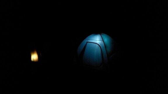 夜间露营帐篷