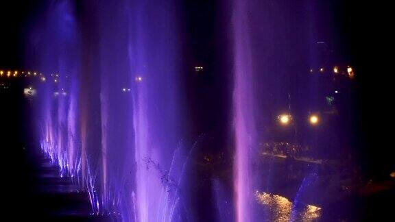 喷泉河上五彩缤纷的喷泉乌克兰基辅