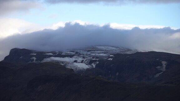 山景冰川和火山景观冰岛的劳格维格徒步旅行