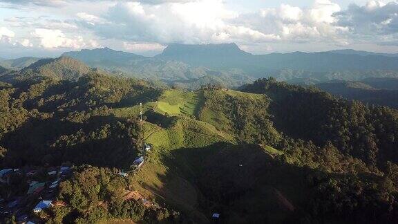 泰国清迈省WiangHaeng地区的DoiLuangChiangDao山景