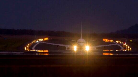 泰国普吉岛机场喷气式飞机平原降落线全景