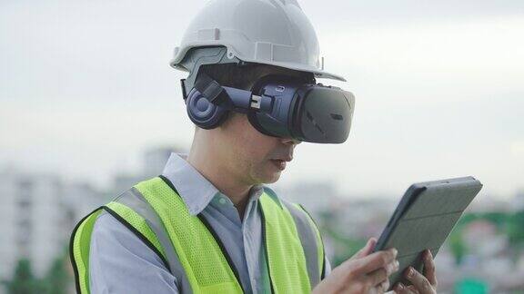 工程师通过虚拟现实眼镜检查计划