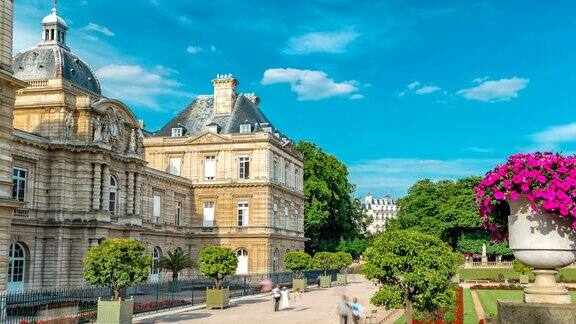 位于法国巴黎的卢森堡宫和公园