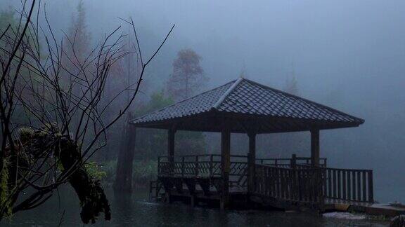 台湾依兰县森林游憩区雨天明池