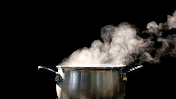 在厨房的锅上蒸一蒸