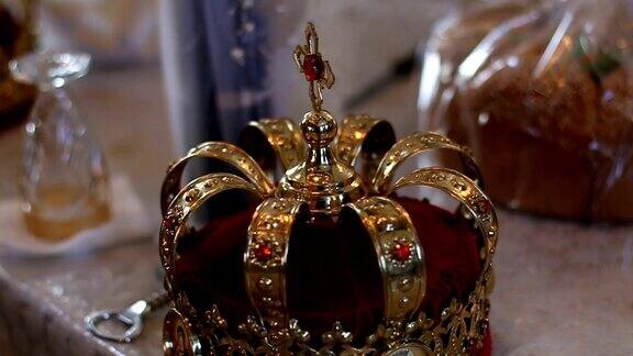 正统的宗教皇冠