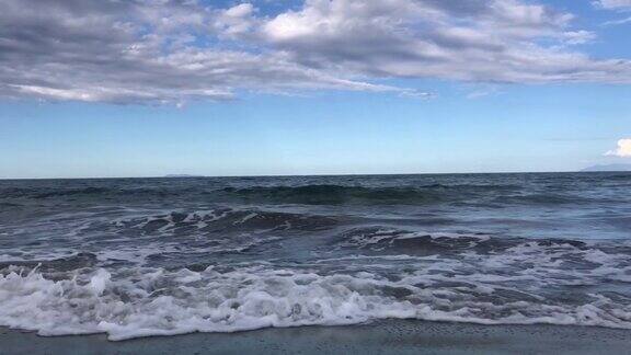 科西嘉岛海滩上的地中海全景视频