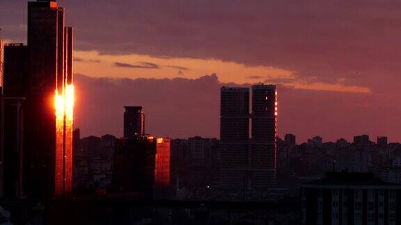 广场窗户上的夕阳广场窗户上的夕阳广场窗户上的夕阳