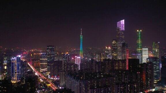 夜间灯光照亮广州市市中心港湾区交通街道航拍4k中国全景图