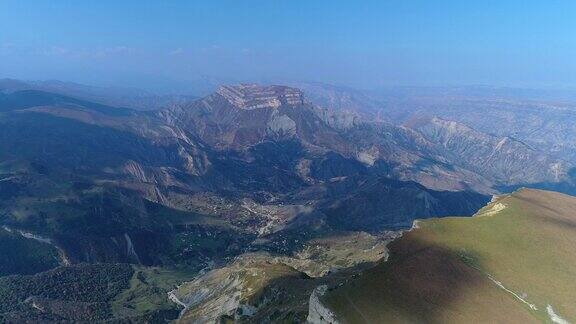高山高原和美丽的山谷山克达吉斯坦共和国俄罗斯
