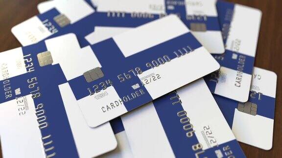 一堆印有芬兰国旗的信用卡