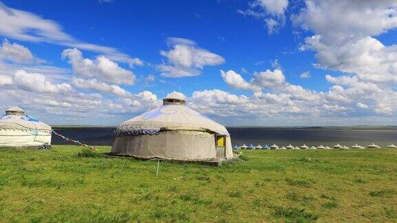 呼伦贝尔草原和诺尔湖畔的蒙古包