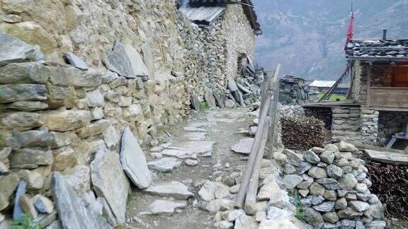 尼泊尔的高山村Prok马纳斯卢电路徒步区