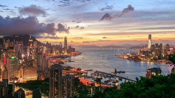 曙光下的夜晚的都市香港