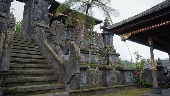石阶在南蒲阳寺的圣地在东巴厘岛