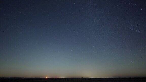 夜晚星空与流星和小行星的时间间隔视频