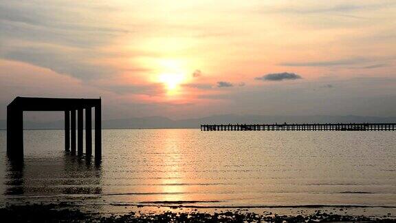 泰国kohchang岛海面上的日出