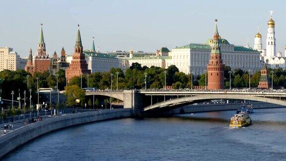 俄罗斯莫斯科克里姆林宫和莫斯科河的超级崩塌