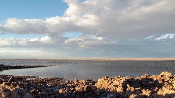 阿塔卡马沙漠泻湖的时光流逝